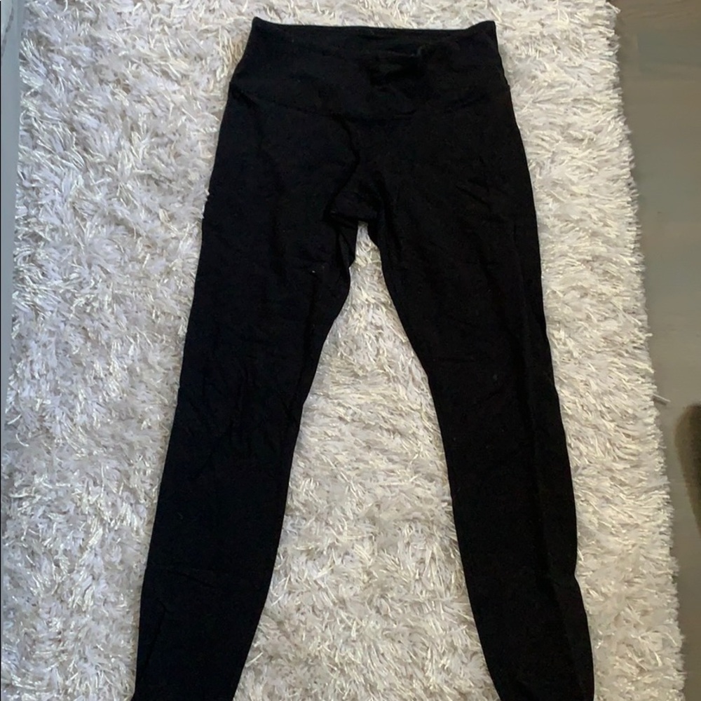 Black Lululemon Wunder Under leggings